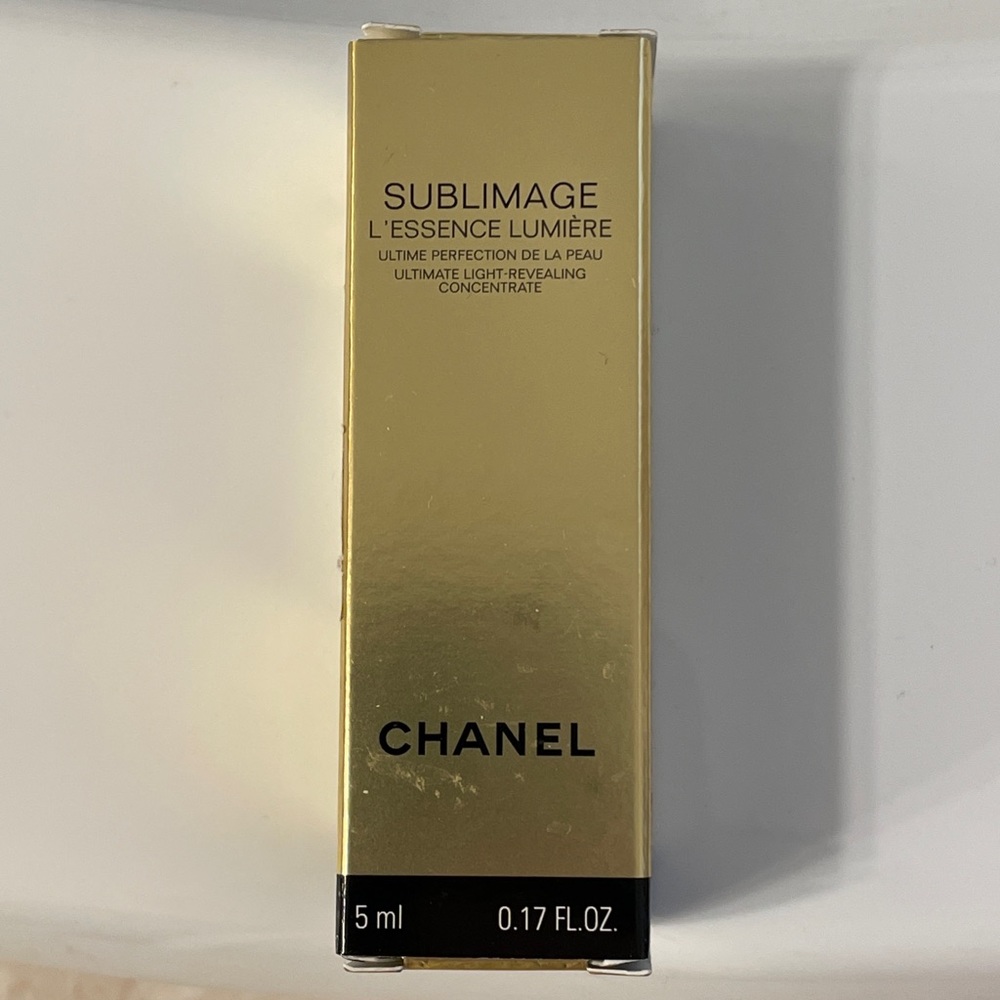 CHANEL Sublimage SUBLIMAGE L’ESSENCE LUMIERE Essence 5ml,  0.17 Fll Oz Travel